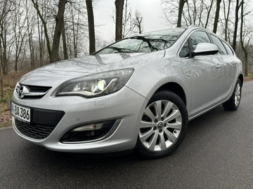 Opel Astra J Sports Tourer Facelifting 2.0 CDTI ECOTEC 165KM 2013 Opel Astra Sport Tourer 2.0 CDTI 165 KM 2013r. Xen