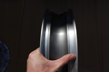 SUZUKI GSXR 1000 K9 L0 L1 L2 ОБОД ПЕРЕДНЕГО КОЛЕСА