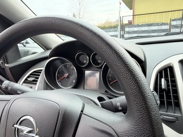 Opel Astra J Hatchback 5d 1.4 Twinport ECOTEC 100KM 2012 Opel Astra TYLKO125tyśkm SELECTION 2012 Klima 5D ZADBANA 1.4 Zwykła Benzyna, zdjęcie 15