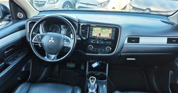 Mitsubishi Outlander III 2013 Mitsubishi Outlander BENZYNA HYBRYDA plug in 4x4 grzane fotele AUTOMAT, zdjęcie 28