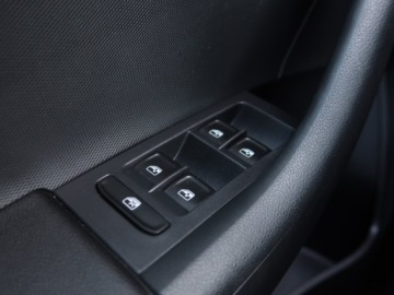 Skoda Rapid II Liftback Facelifting 1.0 TSI 110KM 2019 Skoda Rapid Spaceback 1.0 TSI, Xenon, Bi-Xenon, zdjęcie 16