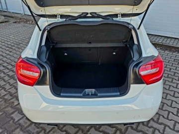 Mercedes Klasa A W176 Hatchback 5d Facelifting 180 122KM 2015 Mercedes A180 Aklasa 1,6 122KM 2Style Xenon, zdjęcie 10
