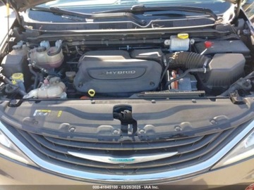 Chrysler Pacifica II 2017 Chrysler Pacifica Hybrid Platinum 2017 3.6l 3.6 Hybryda 260KM, zdjęcie 8