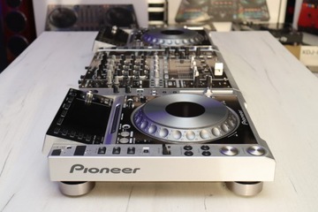 Pioneer CDJ 2000 Nexus DJM 900 Nexus Platinum