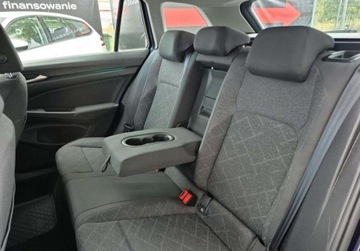 Volkswagen Golf VIII Variant 1.5 TSI 150KM 2021 Volkswagen Golf 1.5 Benzyna 130KM, zdjęcie 15