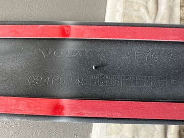 VOLVO C70 II LIŠTA ZDOBENÁ DVEŘE PRAVÁ PŘEDNÍ ORIGINÁLNÍ