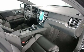 Volvo S60 III Sedan Facelifting 2.0 B5 250KM 2023 Volvo S60 Volvo S60 B5 B AWD Ultimate Dark 2.0 Benzyna 250KM, zdjęcie 15