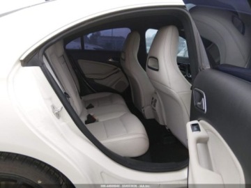 Mercedes CLA C117 2016 Mercedes-Benz CLA 250 2016 2.0 Benzyna 208KM, zdjęcie 12