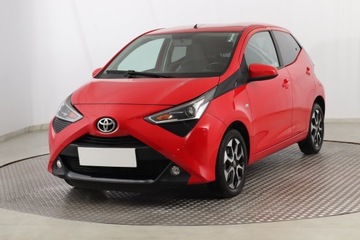 Toyota Aygo II Hatchback 3d Facelifting 1.0 VVT-i 72KM 2018 Toyota Aygo 1.0 VVT-i, Salon Polska, zdjęcie 1