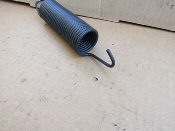 8 ПРУЖИНА ПЕТЛИ КРЫШКИ БАГАЖНИКА MERCEDES W124 СЕДАН