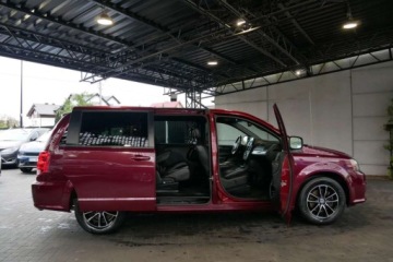 Dodge Caravan V Grand Caravan Facelifting 3.6 VVT 283KM 2018 Dodge Grand Caravan GT 3.6L 287KM Kamera Czarna podsufitka 3-Strefy Klimat, zdjęcie 6