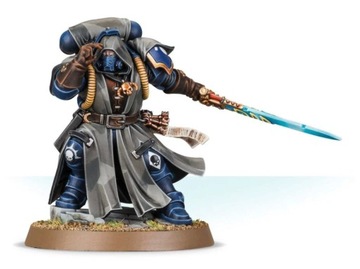 Космические десантники — Библиотекарь Примарис в доспехах Фобоса