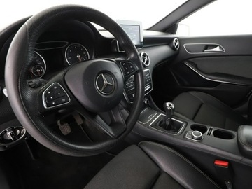 Mercedes Klasa A W176 Hatchback 5d Facelifting 180 d 109KM 2017 Mercedes A 180 półskóra kamera tempomat, zdjęcie 13