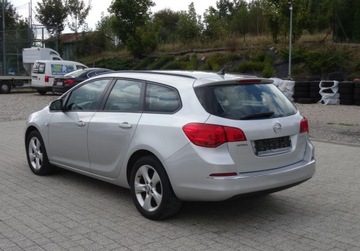 Opel Astra J Sports Tourer Facelifting 1.6 CDTI ecoFLEX 110KM 2015 Opel Astra 1.6 CDTI 110KM Okazja Sprowadzony Oplacony 1.6 Diesel 110KM, zdjęcie 8