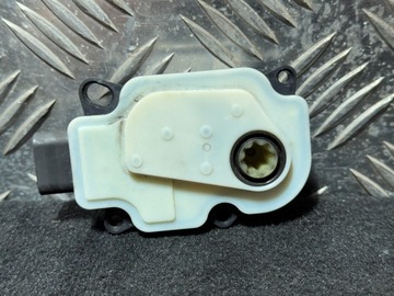 MOTOREK NASTAVITELNÝ PORSCHE 95B965501AA