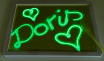 БОЛЬШАЯ ДОСКА ДЛЯ РИСОВАНИЯ И ЖИВОПИСИ СО СВЕТОДИОДНОЙ ПОДСВЕТКОЙ