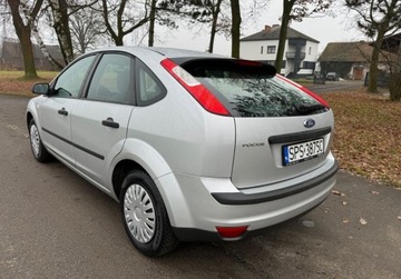 Ford Focus I Sedan 1.6 16V 100KM 2005 Ford Focus Niski przebieg, oryginal, bezwypadkowy, bez korozji. 1.6 100KM, zdjęcie 5