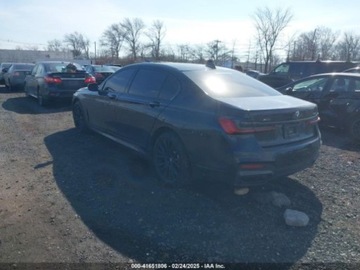 BMW Seria 7 G70 2022 BMW Seria 7 750 I xDrive 2022 4.4l 4.4 Benzyna 523KM, zdjęcie 3