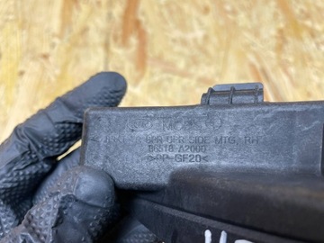 DRŽÁKY VÝZTUHA POD SVĚTLO NÁRAZNÍKU PŘEDNÍ PRAVÝ KIA CEED II 86518-A2000 12-