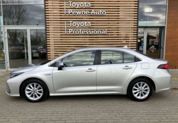 Toyota Corolla XII Sedan 1.8 Hybrid 122KM 2022 Toyota Corolla Toyota Corolla 1.8 Hybrid Comfort 1.8 Hybryda 122KM, zdjęcie 2