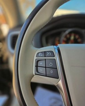 Volvo V40 II Hatchback Facelifting 1.5 T3 152KM 2017 Volvo V40 T3 AUTOMAT 1-Wl Salon Polska 2xOpony 1.5 Benzyna 152KM, zdjęcie 28