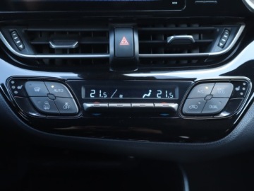 Toyota C-HR I Crossover 1.8 Hybrid 122KM 2018 Toyota C-HR 1.8 Hybrid, Salon Polska, Serwis ASO, zdjęcie 14