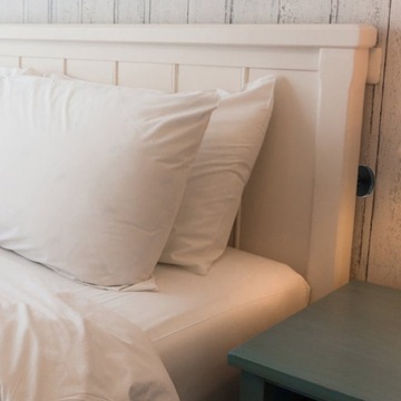 Изголовье кровати с прикроватным креплением. Пробки для кровати