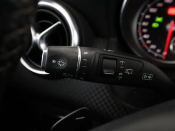 Mercedes Klasa A W176 Hatchback 5d Facelifting 200 156KM 2016 Mercedes A 200 156KM automat navi półskóra PDC, zdjęcie 30