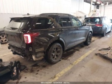 Ford Explorer VI 2023 Ford Explorer Timberline, 2023r., 4x4, 2.3L 2.3 Benzyna 300KM, zdjęcie 2