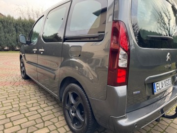 Citroen Berlingo II Combi Facelifting 2015 1.6 BlueHDi 100KM 2015 Citroen Berlingo Citroen Berlingo II (2008 - 2018) 1.6 1.6 Diesel 99KM, zdjęcie 20