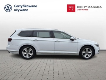 Volkswagen Passat B8 Variant Facelifting 2.0 TDI SCR 150KM 2023 Volkswagen Passat TDI 150KM Elegance LED Matrix Nawigacja Martwe pole, zdjęcie 5