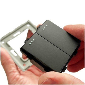 Двойной электрический стеклянный выключатель света