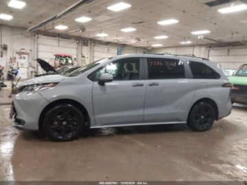 Toyota Sienna III 2025 Toyota Sienna Woodland Edition 2025 2.5 Hybryda 245KM, zdjęcie 2