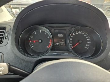 Volkswagen Polo V Hatchback 3d Facelifting 1.0 75KM 2014 Volkswagen Polo 1.0 Benzyna 75KM, zdjęcie 13