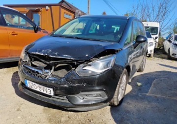 Opel Zafira C Tourer Facelifting 2.0 diesel 170KM 2018 Opel Zafira 2018r, 2.0 CDTI. Lekko uszkodzony tyl i przod. Jezdzi 2.0, zdjęcie 2