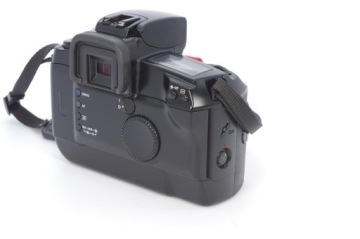 CANON EOS 5 - мало использовался - с дефектом