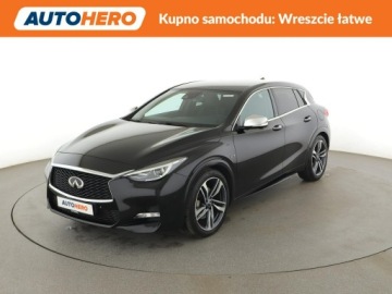 Infiniti Q30 2.0T 211KM 2017 Infiniti Q30 4x4 automat skóra/alcantara navi