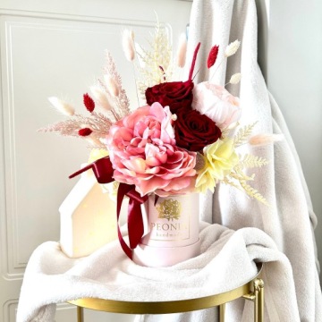 Эксклюзивная цветочная коробка MIX ETERNAL ROSES Красные розы ПИОНЫ в коробке