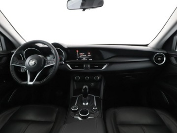 Alfa Romeo Stelvio SUV 2.0 Turbo 200KM 2017 Alfa Romeo Stelvio bixenon+led automat q4 navi, zdjęcie 14