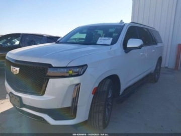 Cadillac Escalade III 2023 Cadillac Escalade 2023r., 6.2L, ESV, 4WD, 4dr Sport 6.2 Benzyna 420KM, zdjęcie 2