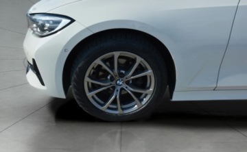 BMW Seria 3 G20-G21 2021 BMW Seria 3 318d 150KM Sportline LED Ambiente Kamera Hak -Juz za 1427zl ne, zdjęcie 4