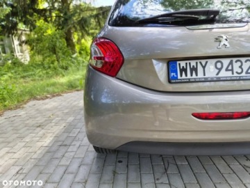 Peugeot 208 I Hatchback 3d 1.0 PureTech 68KM 2015 Peugeot 208 Peugeot 208 Benzyna 68KM, zdjęcie 32