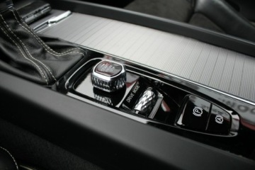 Volvo XC60 II Crossover D4 190KM 2018 Volvo XC 60 R-DESIGN 2.0 D4 190KM 4×4 AWD Salon Polska Finansowanie FV 23%, zdjęcie 21