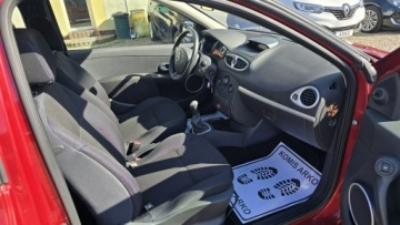 Renault Clio III Hatchback 5d 1.6 i 16V 88KM 2005 Renault Clio Benzyna 1.6, zdjęcie 12