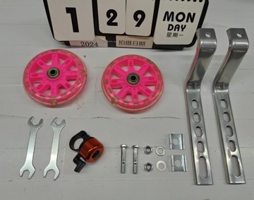 БОКОВЫЕ ПОДДЕРЖИВАЮЩИЕ КОЛЕСА ДЛЯ ВЕЛОСИПЕДА 12–20 ДЮЙМОВ, УНИВЕРСАЛЬНЫЕ С ЦВЕТНЫМИ СВЕТЯЩИМИСЯ СВЕТОДИОДАМИ