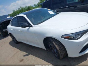 Alfa Romeo Giulia II Sedan Facelifting 2.0 Turbo 280KM 2021 Alfa Romeo Giulia Ti Sport Awd 2021 2.0 Benzyna 280KM, zdjęcie 5