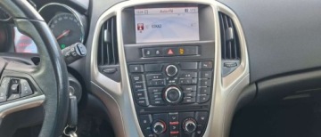 Opel Astra J Sports Tourer 1.6 Turbo ECOTEC 180KM 2011 Opel Astra Opel Astra 1.6 Turbo Cosmo 1.6 Benzyna 180KM, zdjęcie 14