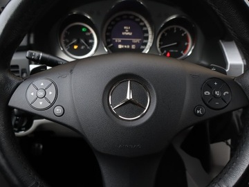 Mercedes GLK Off-roader 3.0 320 CDI 4MATIC 224KM 2009 Mercedes GLK 350 CDI, Salon Polska, 221 KM, 4X4, zdjęcie 17