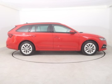 Skoda Octavia IV Scout 1.5 TSI ACT 150KM 2021 Skoda Octavia 1.5 TSI, Salon Polska, zdjęcie 5
