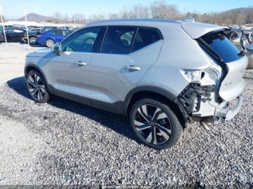 Volvo XC40 2023 Volvo XC 40 B5 Ultimate Bright Theme 2023 2.0 Benzyna 247KM, zdjęcie 3